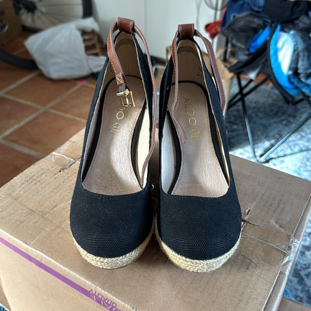 Aldo wedges, size 8